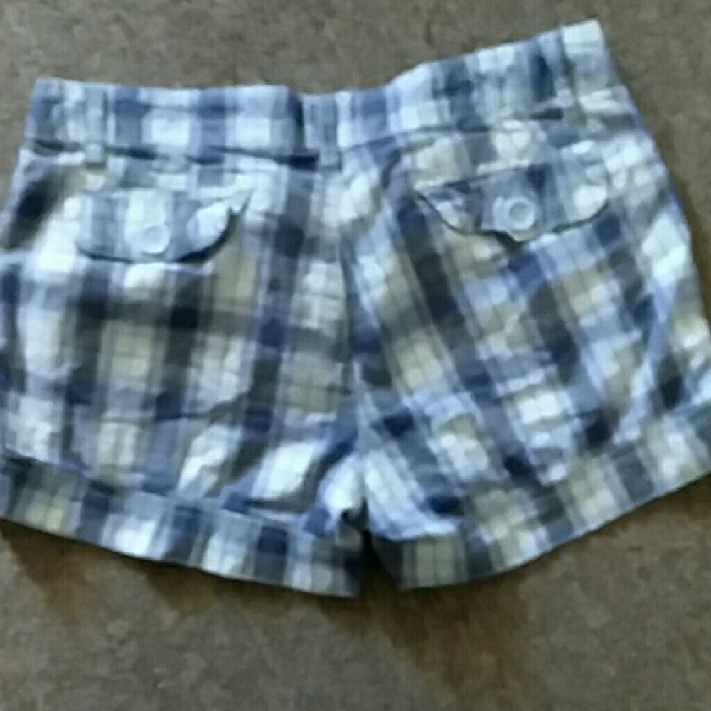 Shorts - Picture 3 of 3